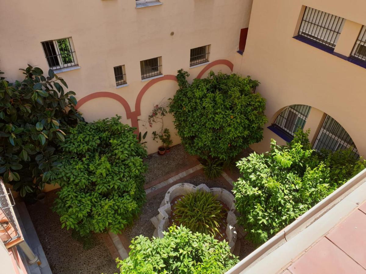 Santa Ana - Palacio Del Infantado Seville Exterior photo